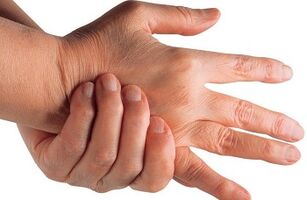 Methoden zur Behandlung von Schmerzen in den Gelenken der Finger